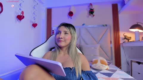 smile__1 online show from December 2024 10:47:01 PM