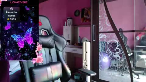 Snapshot of smile_cute_fox chatting on April 2026 04:46:01 AM smile_cute_fox online show from April 2026 04:46:01 AM