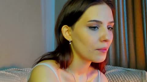 Bella online show from September 2025 10:28:02 AM