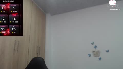 Snapshot of smilet_milf chatting on February 2025 04:04:01 PM Smileth online show from February 2025 04:04:01 PM