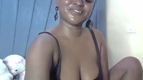 smiley_berry online show from September 2025 06:33:02 PM