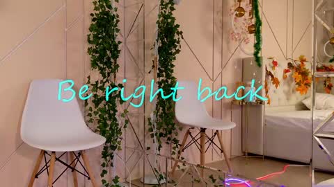 Mia online show from January 2025 11:17:01 AM