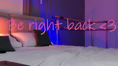 Mia online show from February 2025 11:10:01 AM