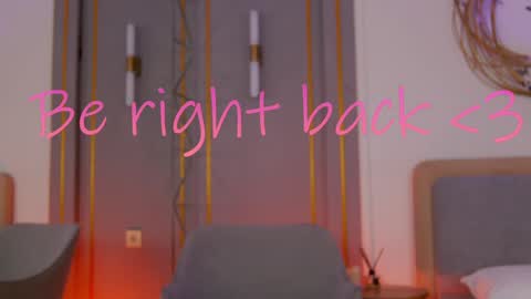 Mia online show from February 2025 08:13:02 AM