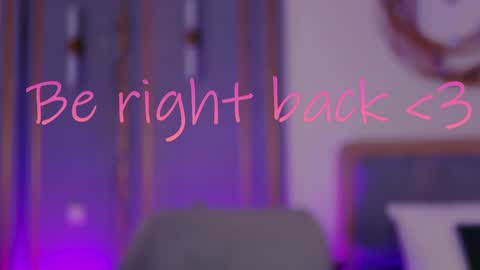 Mia online show from February 2025 08:09:02 AM