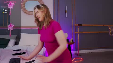 Mia online show from February 2025 11:58:01 AM