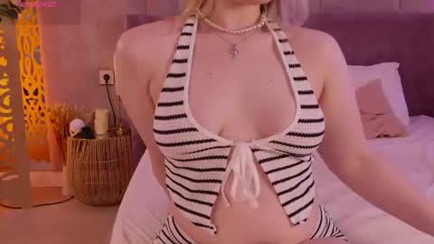 Snapshot of smiley_mia_ chatting on July 2026 07:07:01 PM Mia online show from July 2026 07:07:01 PM