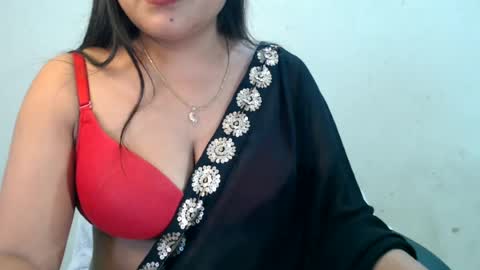 Snapshot of smiley_queen99 chatting on July 2026 10:39:01 AM smiley online show from July 2026 10:39:01 AM