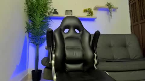 SMIT  online show from February 2025 08:31:02 PM