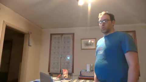 Snapshot of smokered100s chatting on February 2026 09:21:01 PM luca online show from February 2026 09:21:01 PM