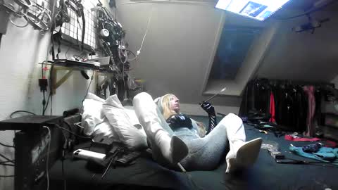 smokeslut365 online show from February 2025 05:56:02 AM