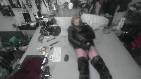 Snapshot of smokeslut365 chatting on December 2025 10:15:01 PM smokeslut365 online show from December 2025 10:15:01 PM