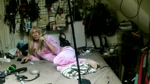 Snapshot of smokeslut365 chatting on July 2026 12:32:02 AM smokeslut365 online show from July 2026 12:32:02 AM