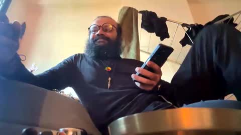 smokingorilla online show from December 2025 01:14:01 AM