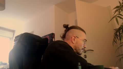 AllDayIDream online show from February 2025 09:37:01 AM