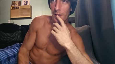 Snackyyyy online show from March 2026 03:19:01 AM