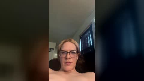 sneakkylinkk27 online show from May 2026 06:27:01 PM