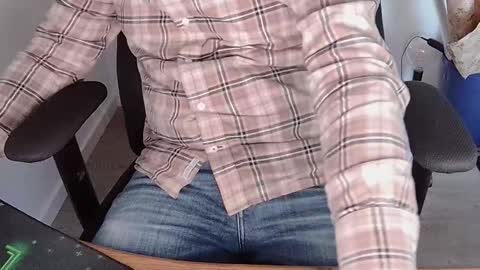 Snapshot of sneakybill82 chatting on November 2025 07:19:01 AM Sneakybill online show from November 2025 07:19:01 AM