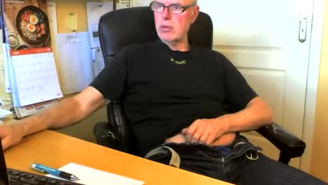 snickarn335731 online show from April 2026 01:11:01 PM