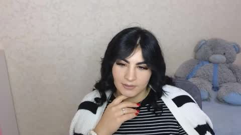 Olivia online show from October 2025 03:20:02 PM