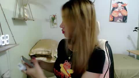 snow_2000 online show from October 2025 09:28:01 AM