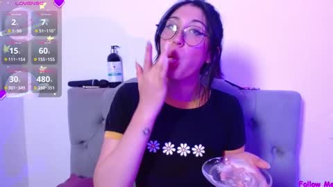 IG     OF red moonn online show from January 2025 02:41:01 PM