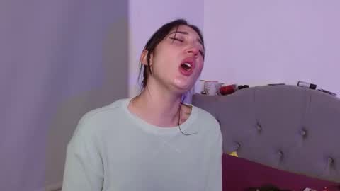 IG     OF red moonn online show from September 2025 04:58:01 AM