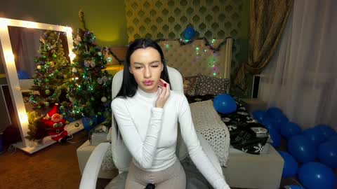 snow_whiteeex online show from December 2024 11:02:02 PM