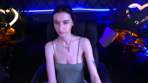 snow_whiteeex online show from January 2025 11:13:02 AM