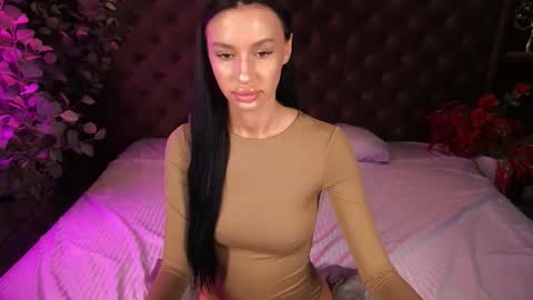 snow_whiteeex online show from October 2025 06:44:01 AM