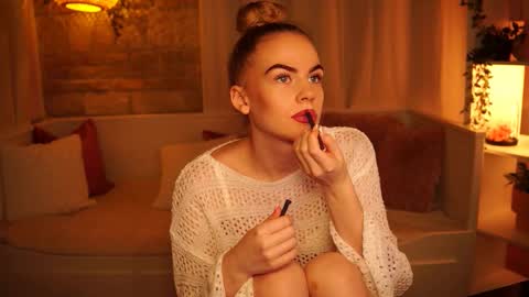 Hanna online show from February 2025 06:04:01 PM