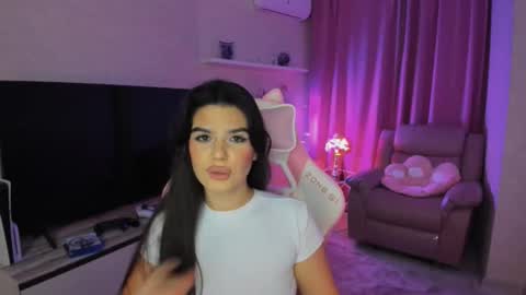 snowingwinter online show from September 2025 07:37:02 PM