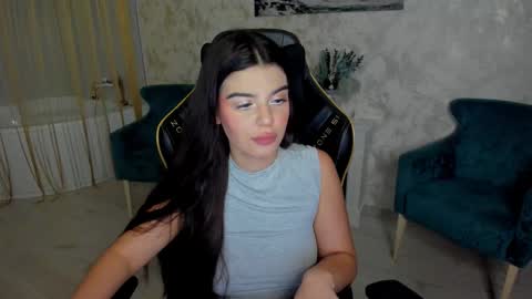 snowingwinter online show from October 2025 07:44:02 PM