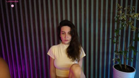 Yesenia online show from November 2025 10:52:01 PM