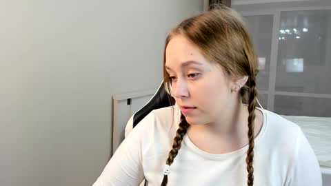 Snapshot of sofaris chatting on December 2024 01:14:01 AM Sophy online show from December 2024 01:14:01 AM