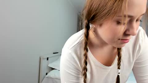 Snapshot of sofaris chatting on December 2024 09:53:02 PM Sophy online show from December 2024 09:53:02 PM