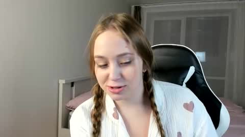 Snapshot of sofaris chatting on December 2024 11:42:01 PM Sophy online show from December 2024 11:42:01 PM