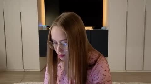 Snapshot of sofaris chatting on November 2025 08:11:02 PM Sophy online show from November 2025 08:11:02 PM