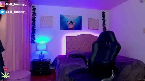 soffi_bunny_ online show from September 2025 07:10:02 AM