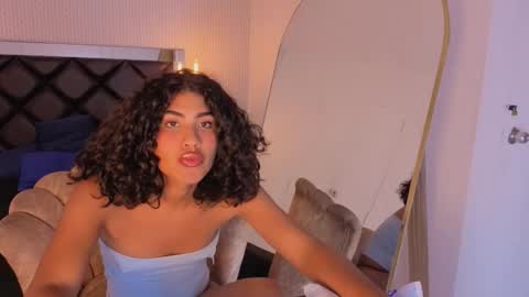 Snapshot of soffiene chatting on February 2026 09:13:02 PM yoki online show from February 2026 09:13:02 PM