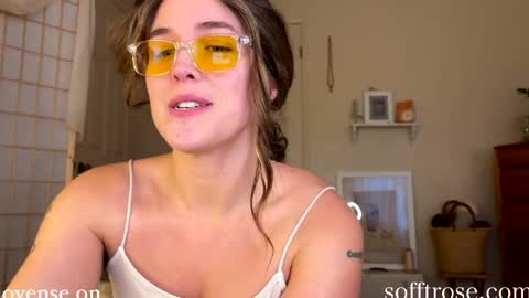 Julia    online show from January 2025 12:09:02 AM