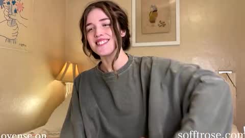 Julia    online show from January 2025 04:14:02 AM