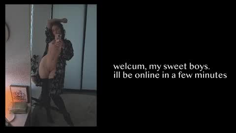 Julia    online show from February 2026 11:08:01 PM