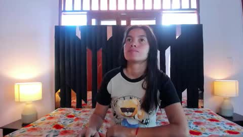 soffy and mia online show from December 2025 12:32:01 PM