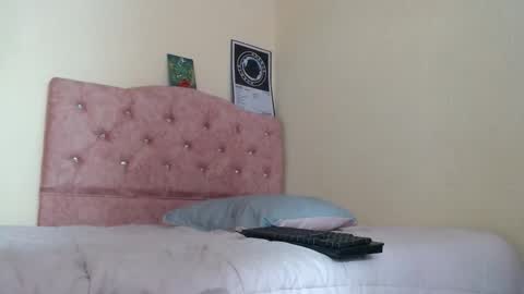 Soffy Moore online show from December 2025 08:49:02 PM