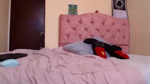 Soffy Moore online show from January 2026 05:59:01 PM