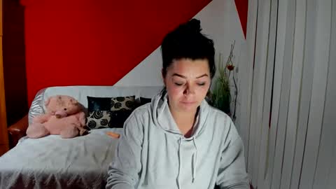 Soffy online show from September 2025 03:32:02 AM