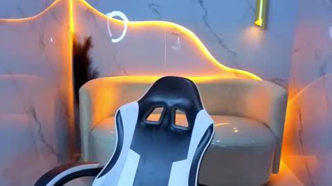 Online 800 to 1400 online show from January 2026 01:02:02 PM