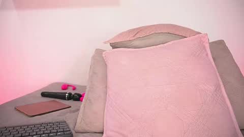 Sofia online show from September 2025 03:06:02 AM