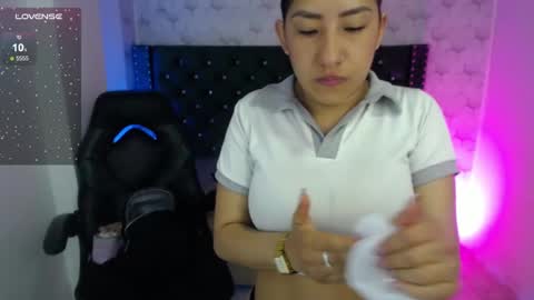 Snapshot of sofi_hot_4m chatting on September 2025 12:28:02 PM Sofi online show from September 2025 12:28:02 PM